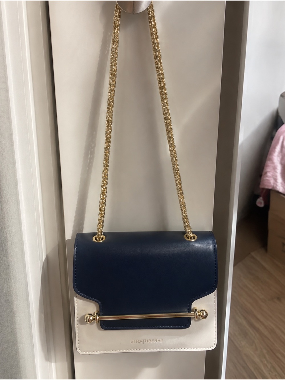 Tory Burch Navy and Cream Leather Crossbody with Gold Bar - Picture 3 of 3